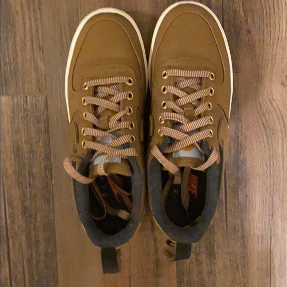NWT Nike Air Force 1 premium